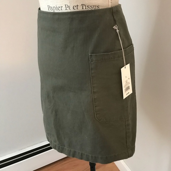 Target green mini skirt. - Picture 2 of 4